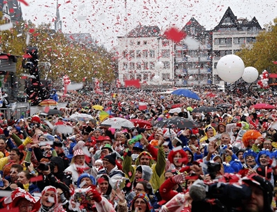 Cologne Carnival | Cologne, Germany | Travel BL