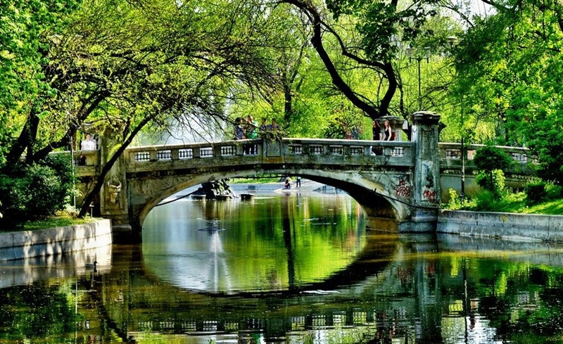 Cismigiu Gardens | Bucharest, Romania | Travel BL