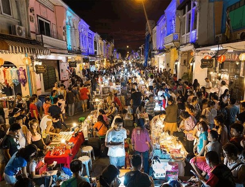 Sunday Walking Street Market | Phuket, Thailand | Travel BL