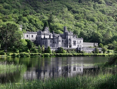 Kylemore Abbey | Kylemore, Ireland | Travel BL