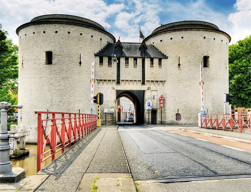 The Kruispoort | Bruges, Belgium | Travel BL